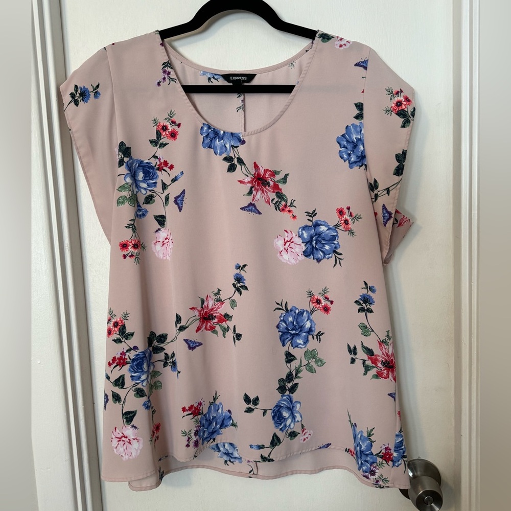 Express pale pink floral top size XL